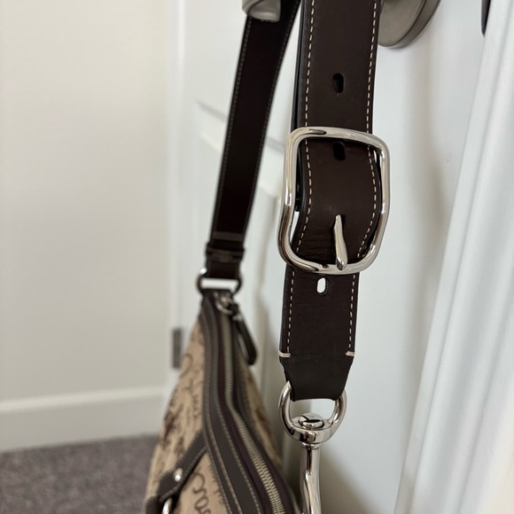 Coach Chelsea Horse and Carriage Shoulder Bag - Picture 10 of 12